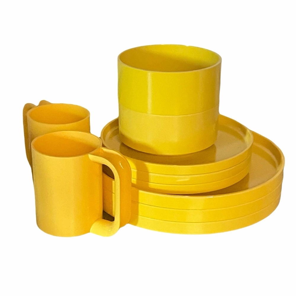 Heller Peter Pan Ind. MCM Vintage yellow dinner set plates cups set 10pc
